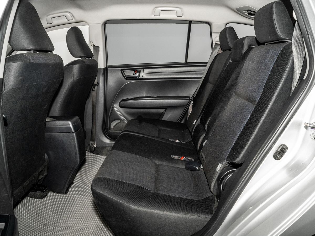 Toyota Corolla Fielder 2015 - фото автомобиля