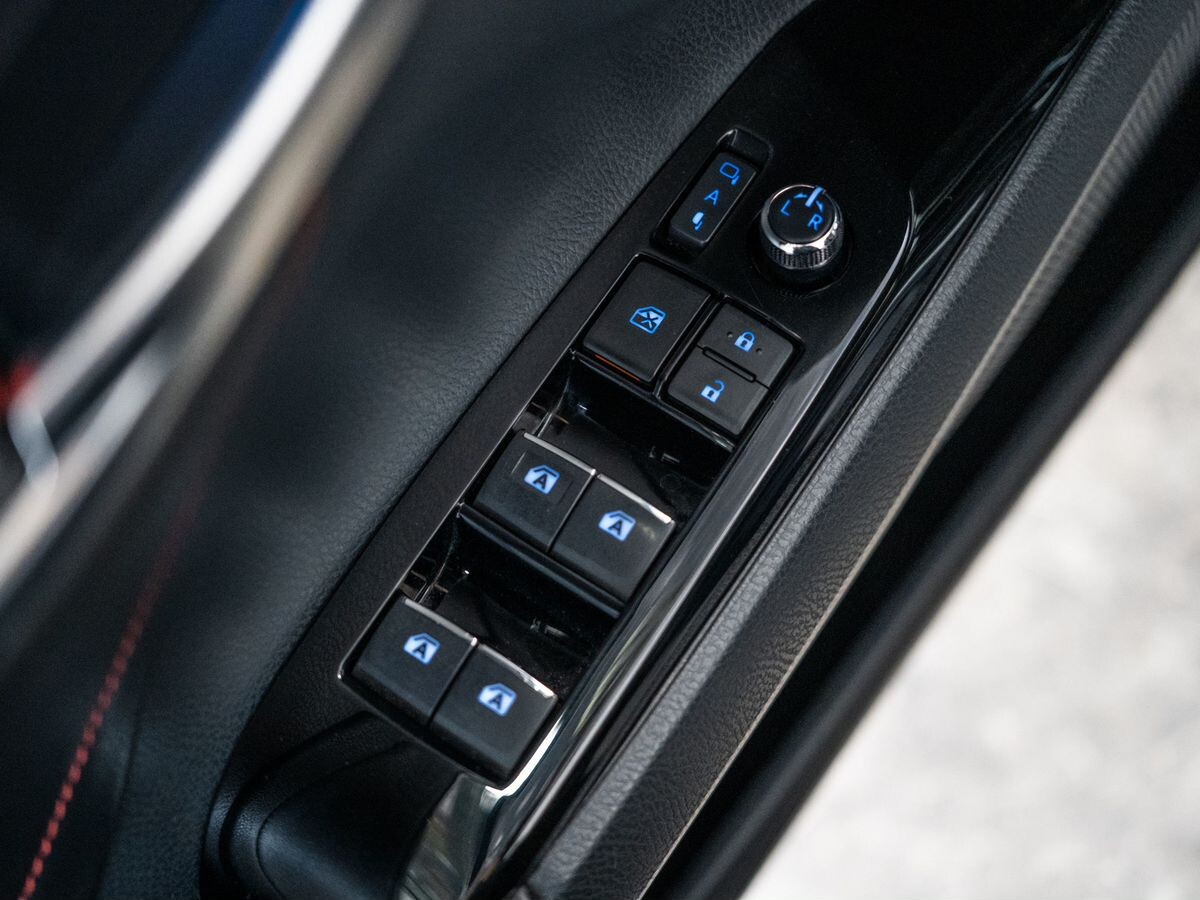 Toyota Camry 2020 - фото автомобиля