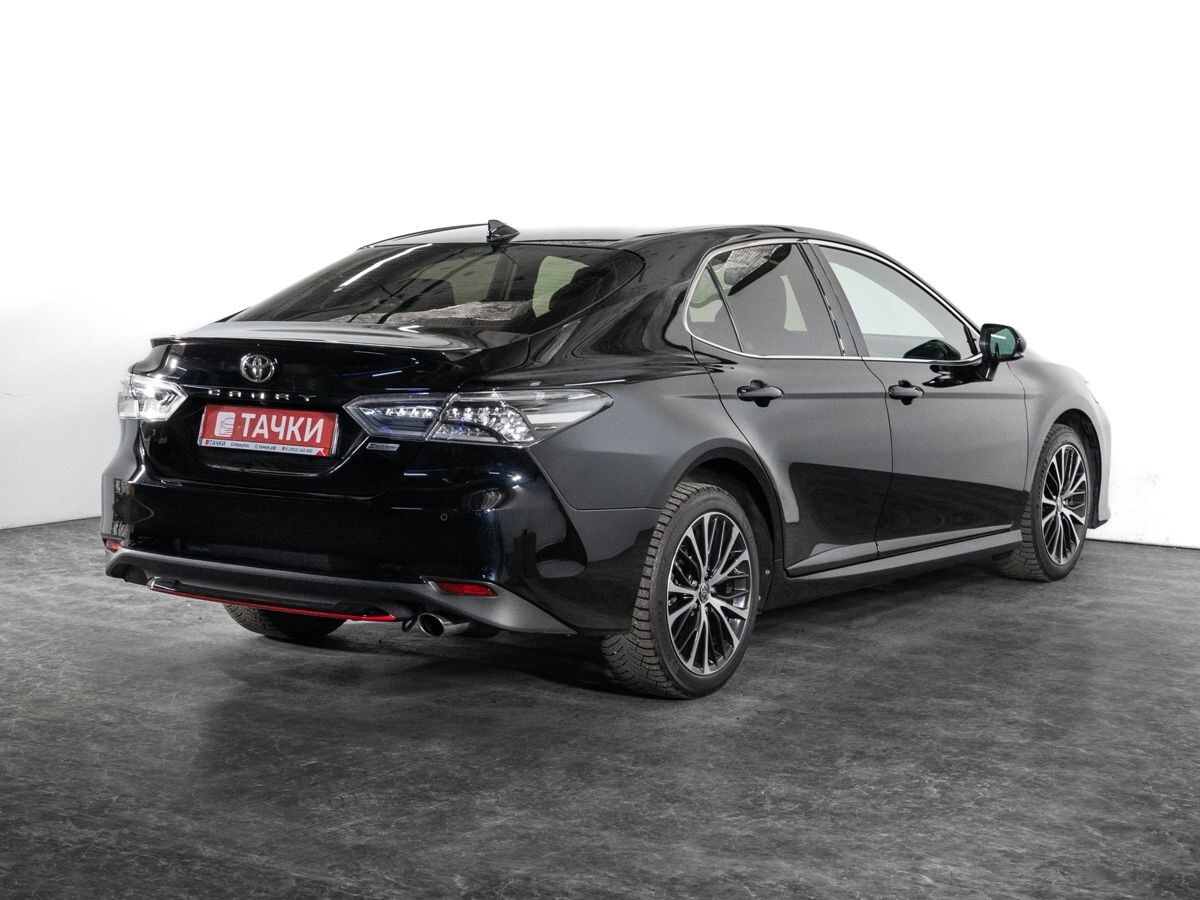 Toyota Camry 2020 - фото автомобиля