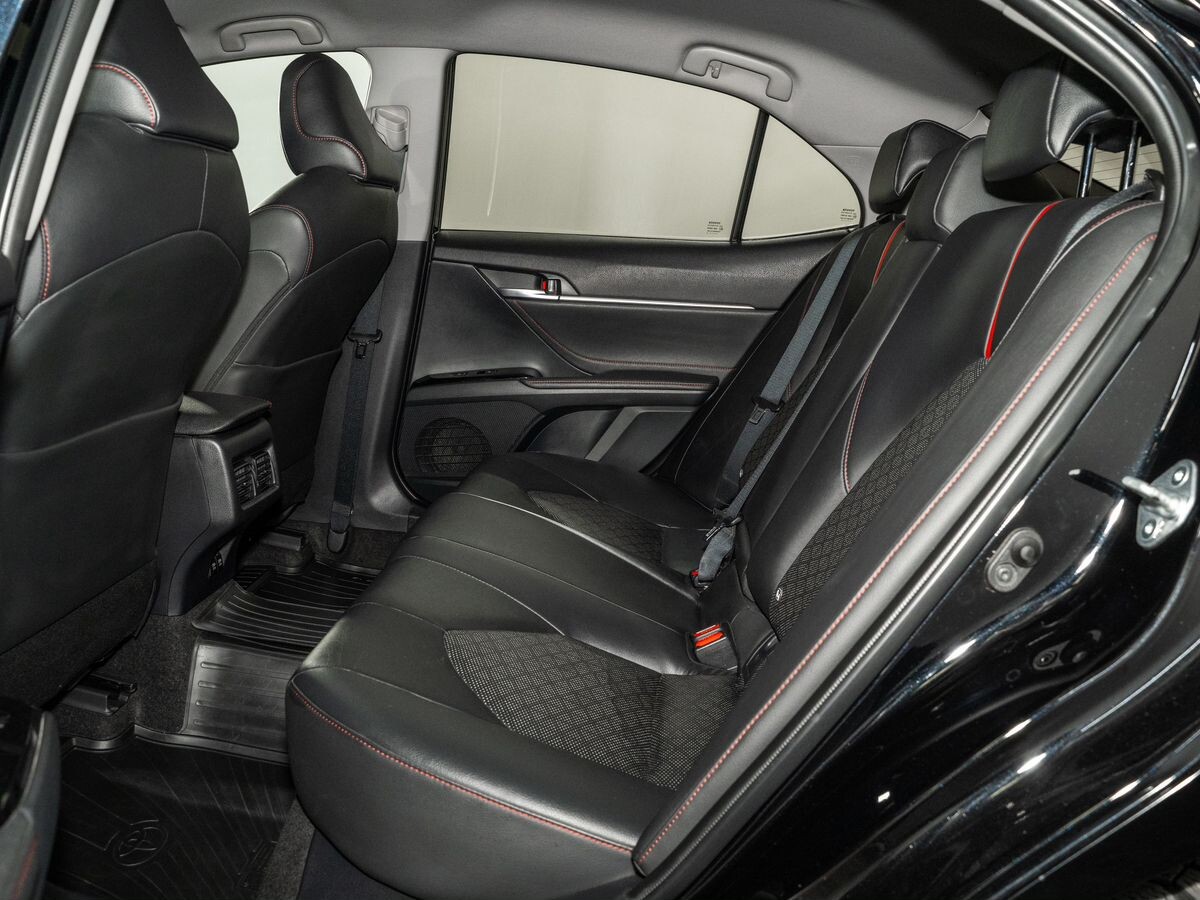 Toyota Camry 2020 - фото автомобиля