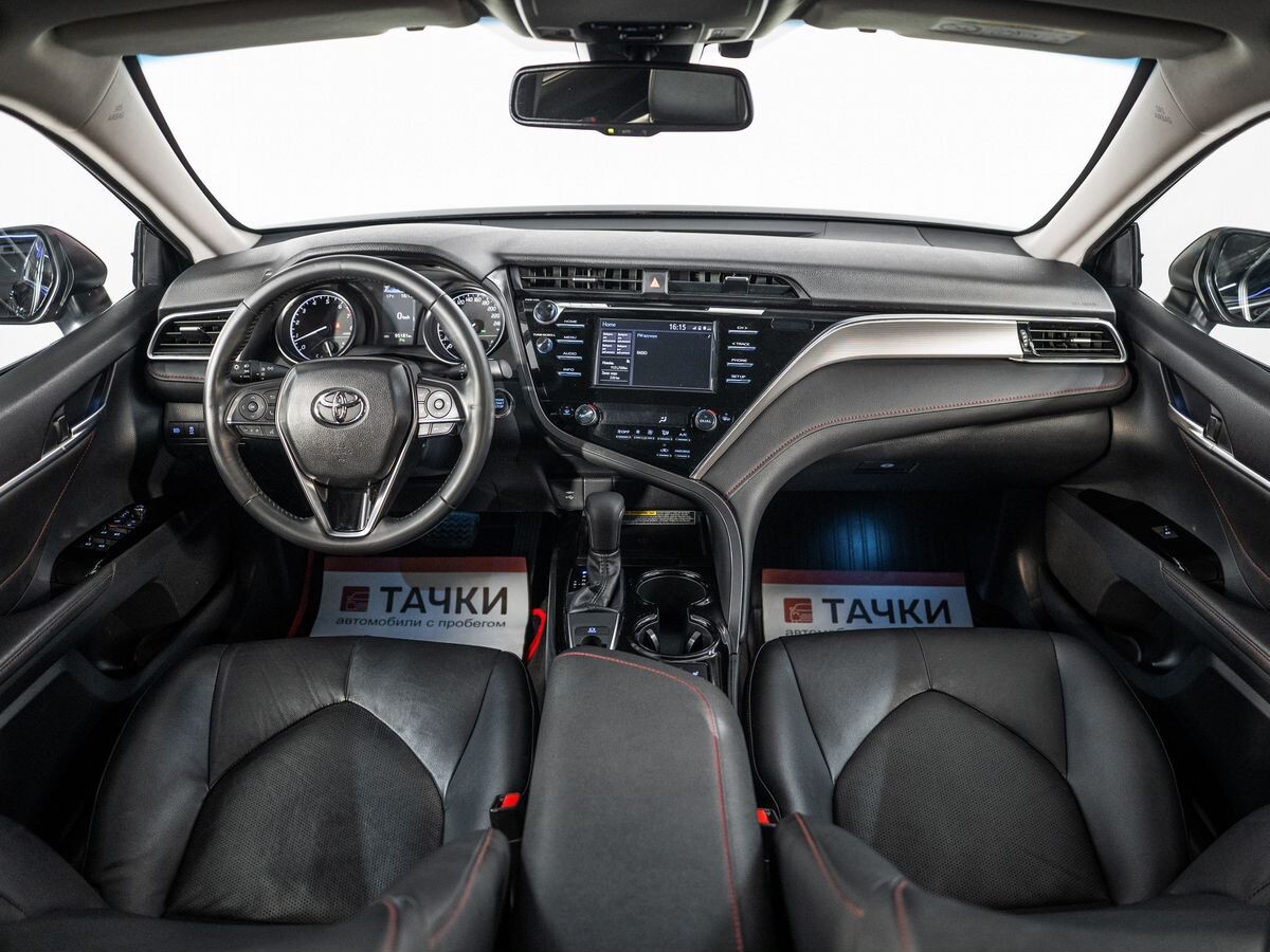 Toyota Camry 2020 - фото автомобиля