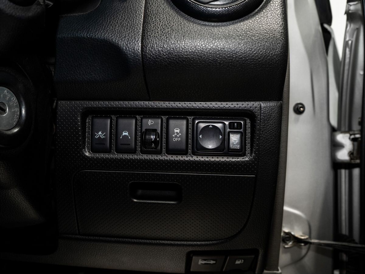 Mazda Familia 2017 - фото автомобиля