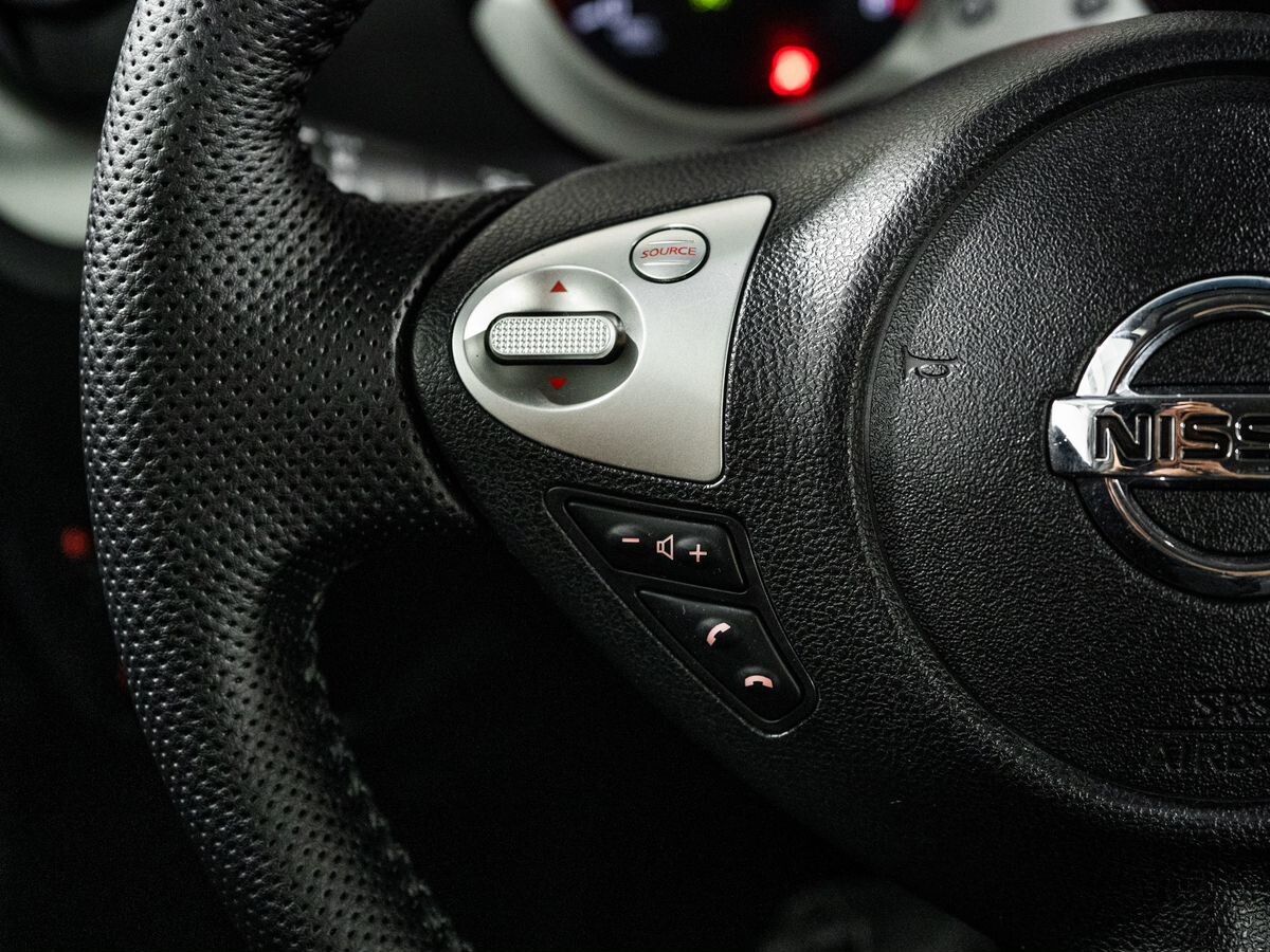 Nissan Juke 2012 - фото автомобиля