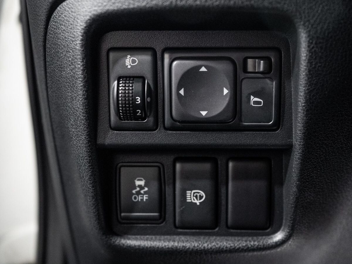 Nissan Juke 2012 - фото автомобиля