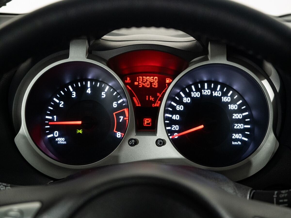 Nissan Juke 2012 - фото автомобиля