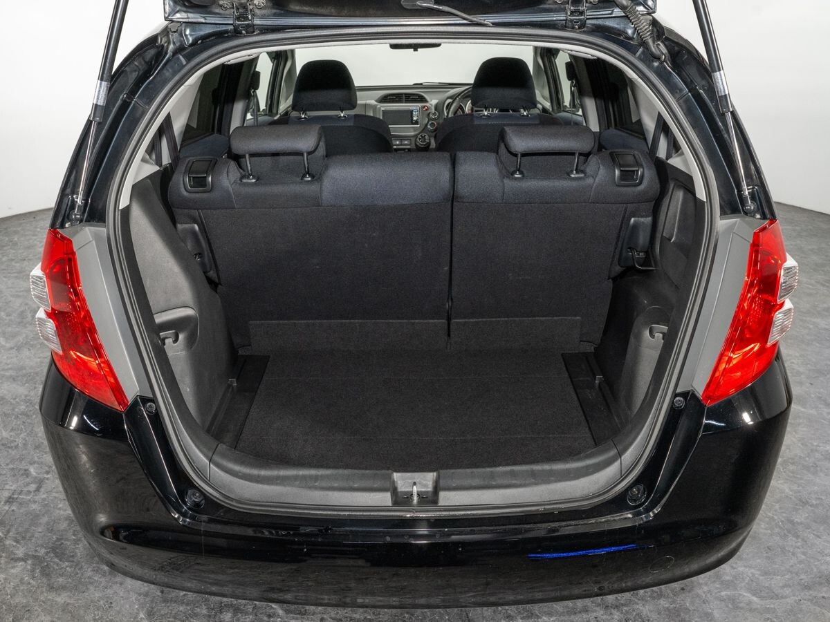 Honda Fit 2010 - фото автомобиля
