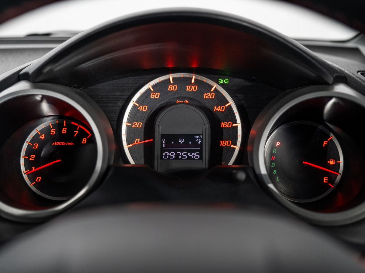 Honda Fit 2010 - фото автомобиля
