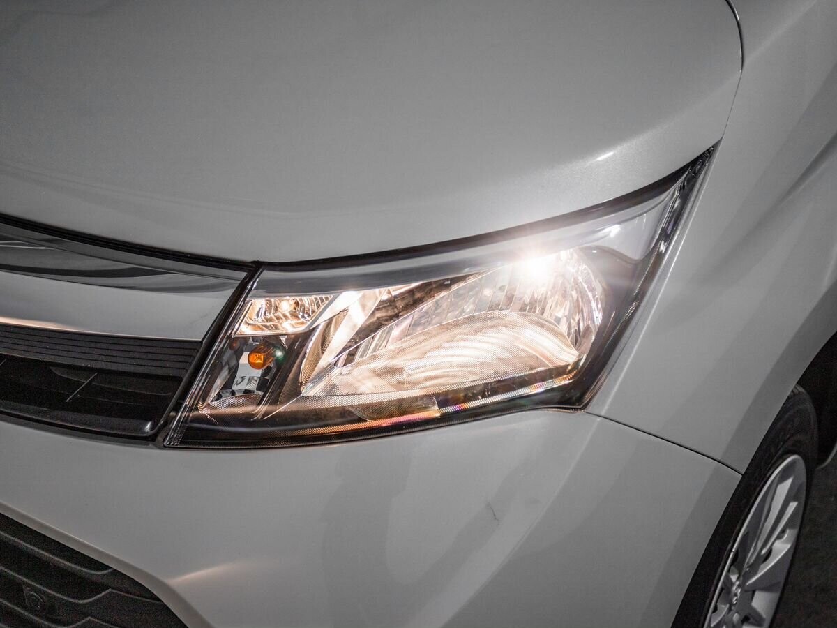 Toyota Tank 2020 - фото автомобиля