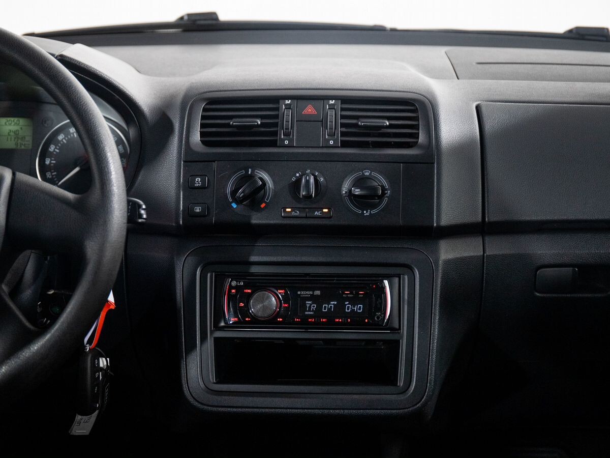 Skoda Fabia 2011 - фото автомобиля