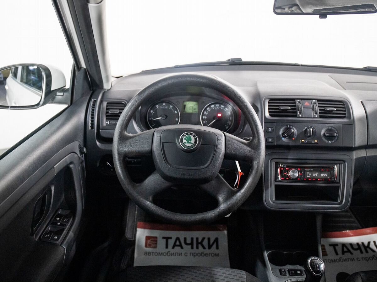 Skoda Fabia 2011 - фото автомобиля