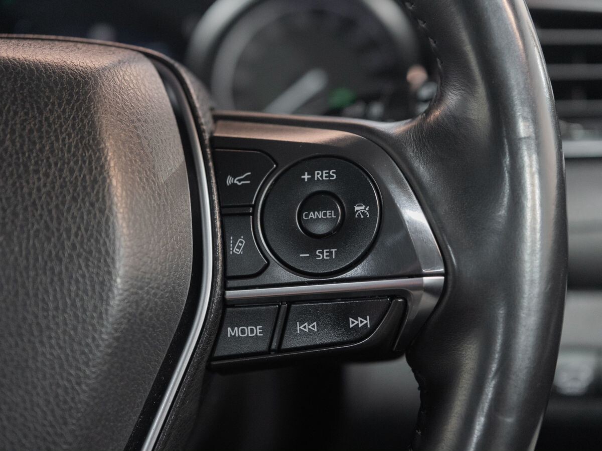 Toyota Camry 2018 - фото автомобиля