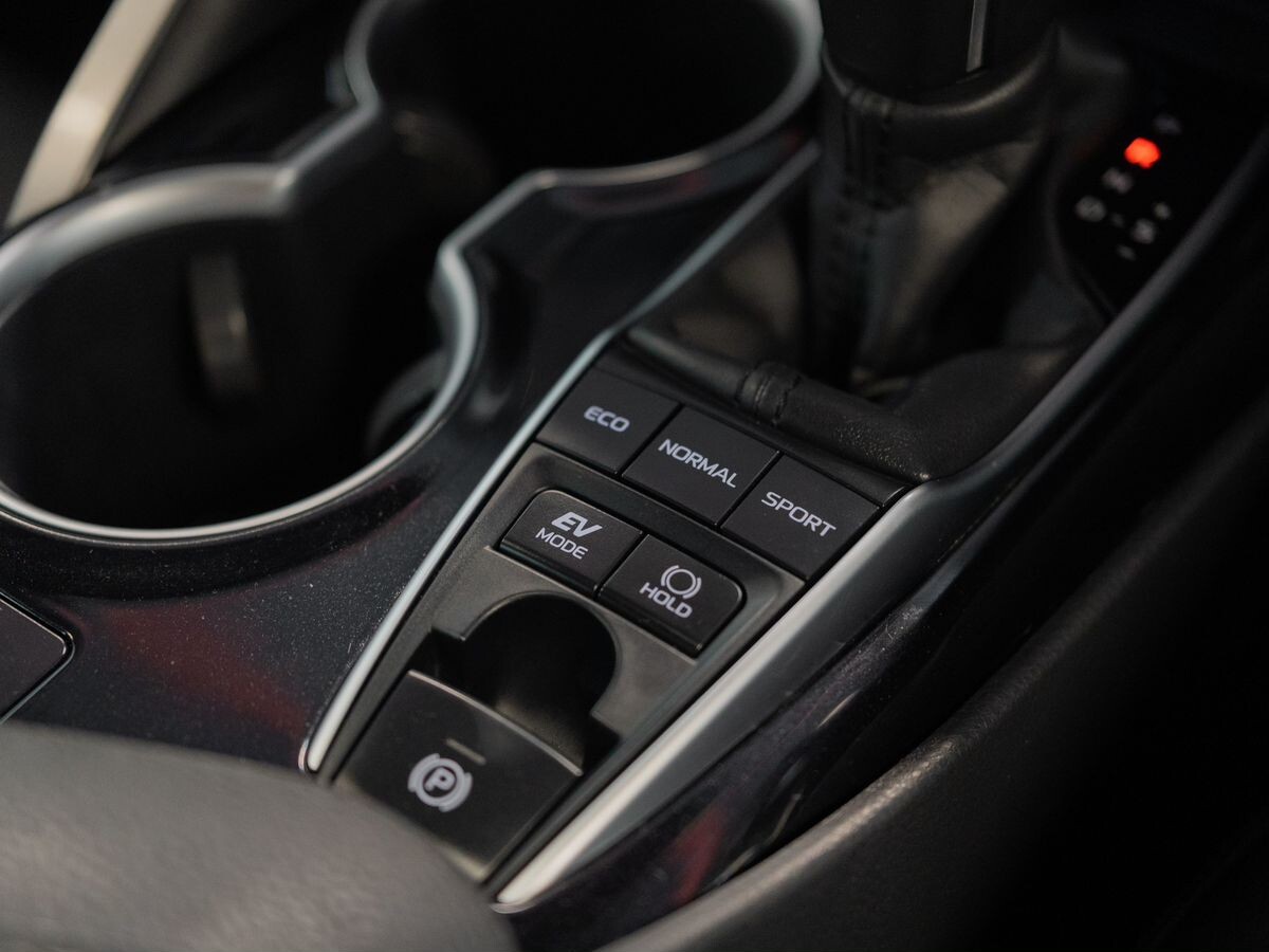 Toyota Camry 2018 - фото автомобиля