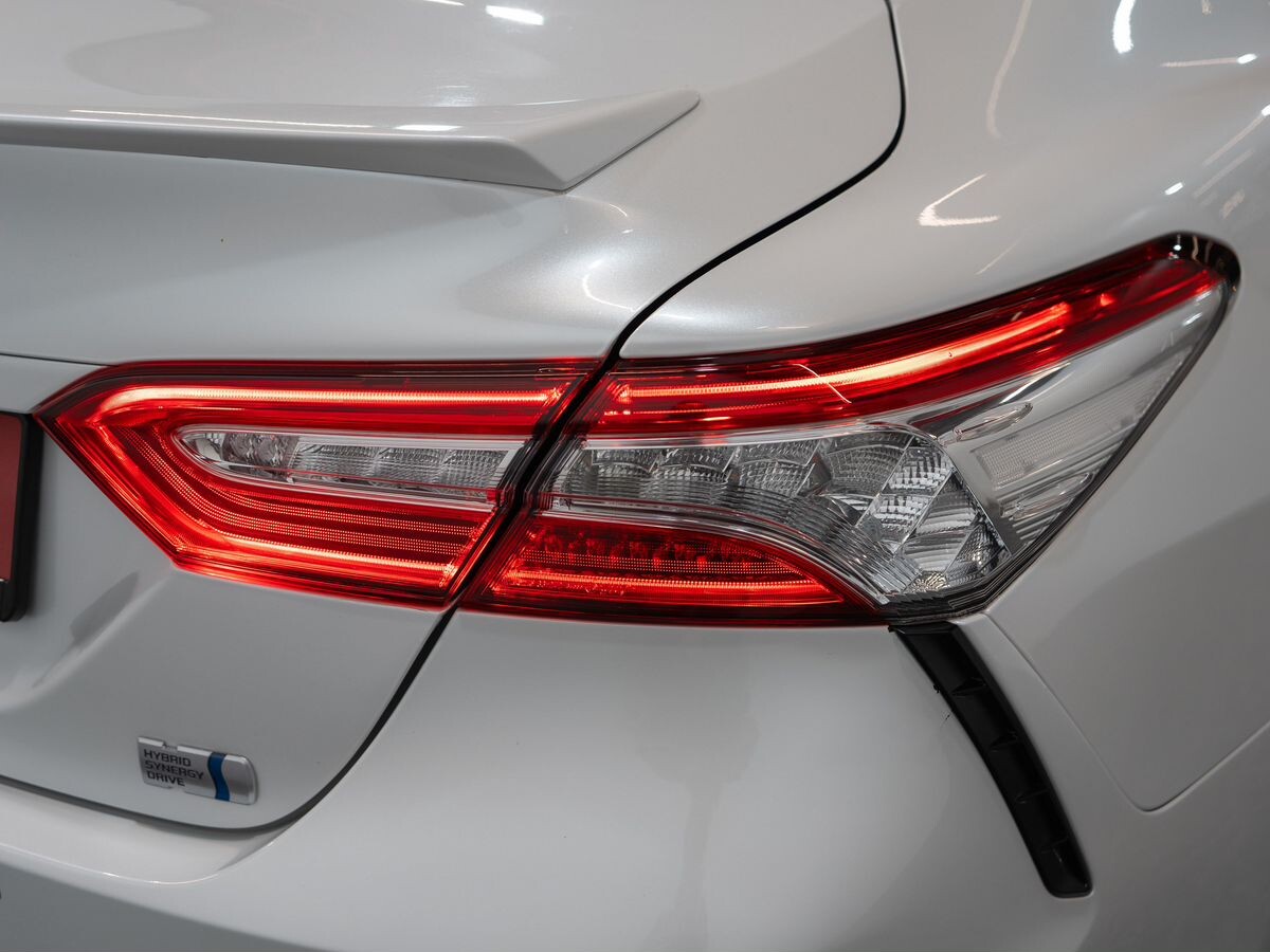 Toyota Camry 2018 - фото автомобиля