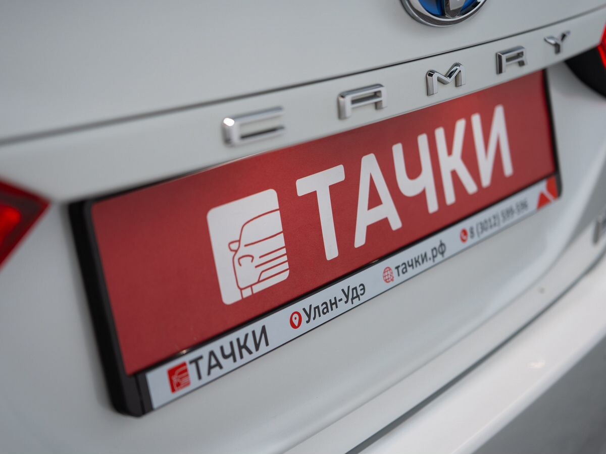 Toyota Camry 2018 - фото автомобиля