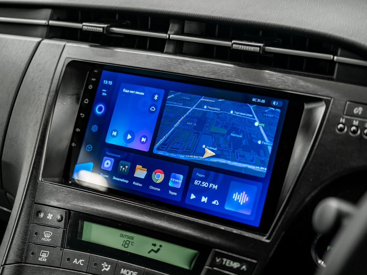 Toyota Prius 2010 - фото автомобиля
