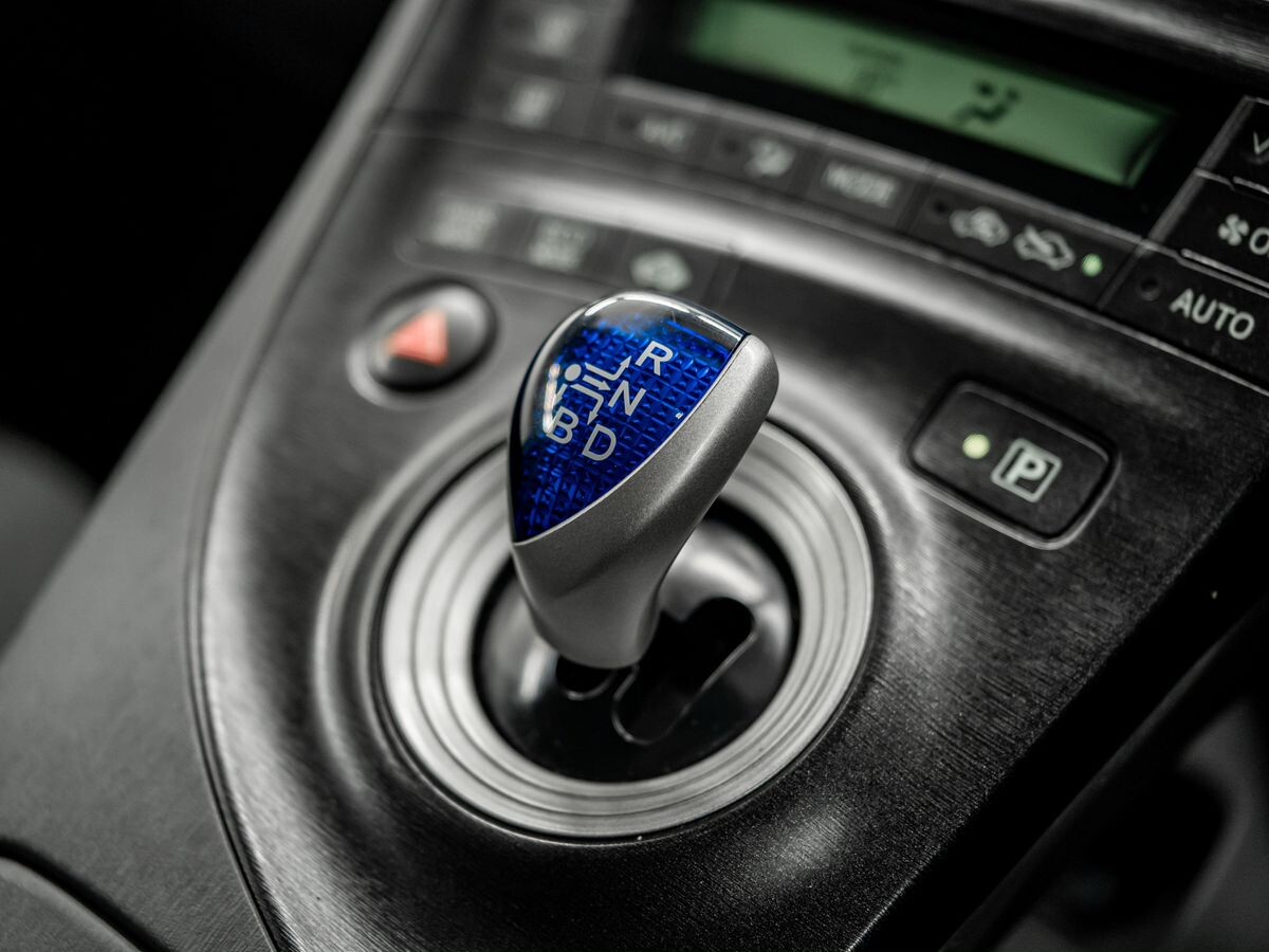 Toyota Prius 2010 - фото автомобиля