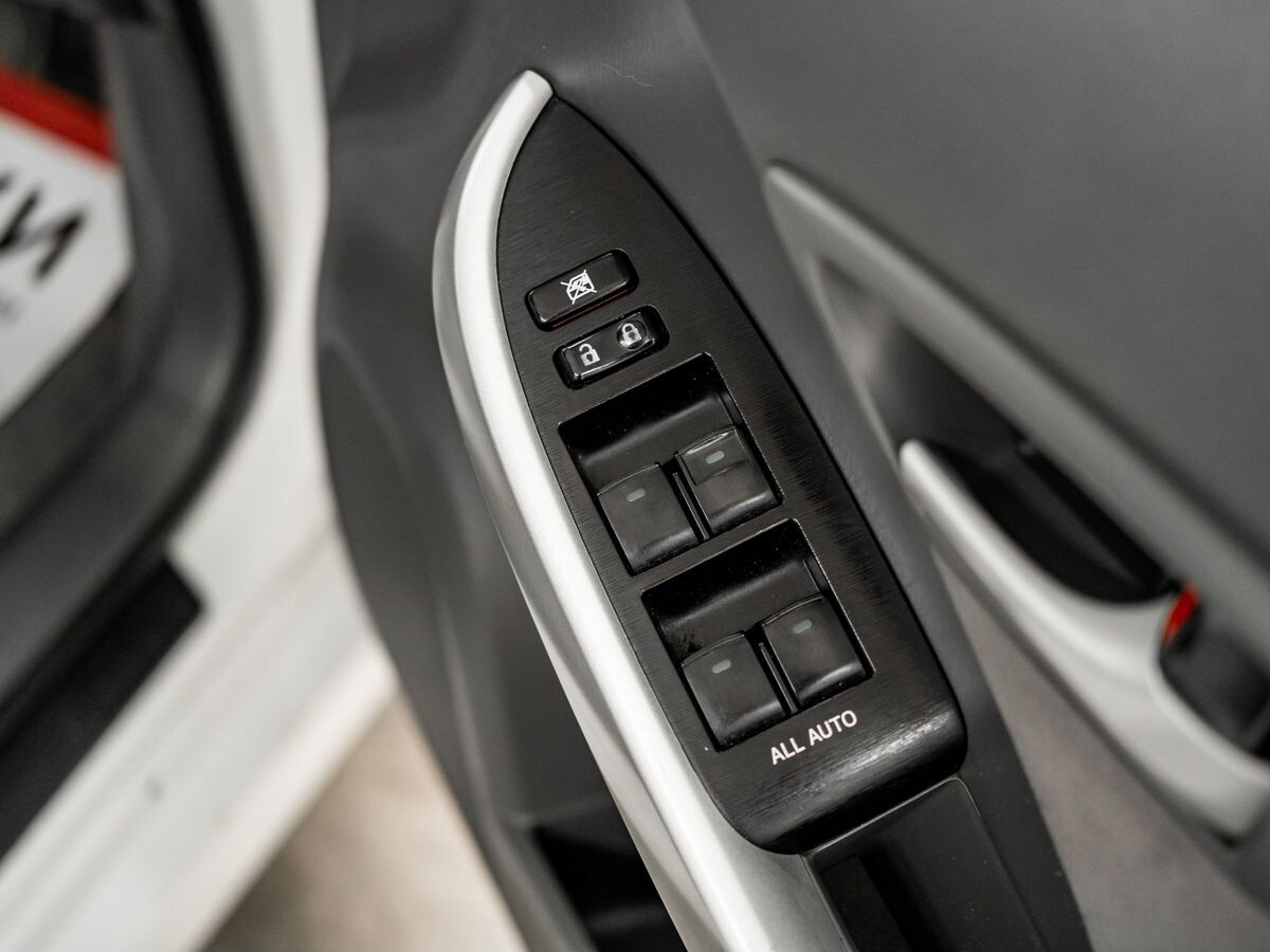Toyota Prius 2010 - фото автомобиля