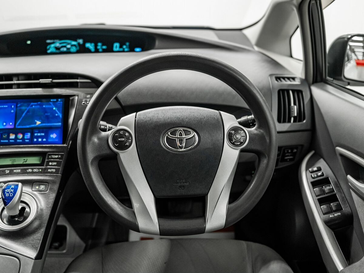 Toyota Prius 2010 - фото автомобиля