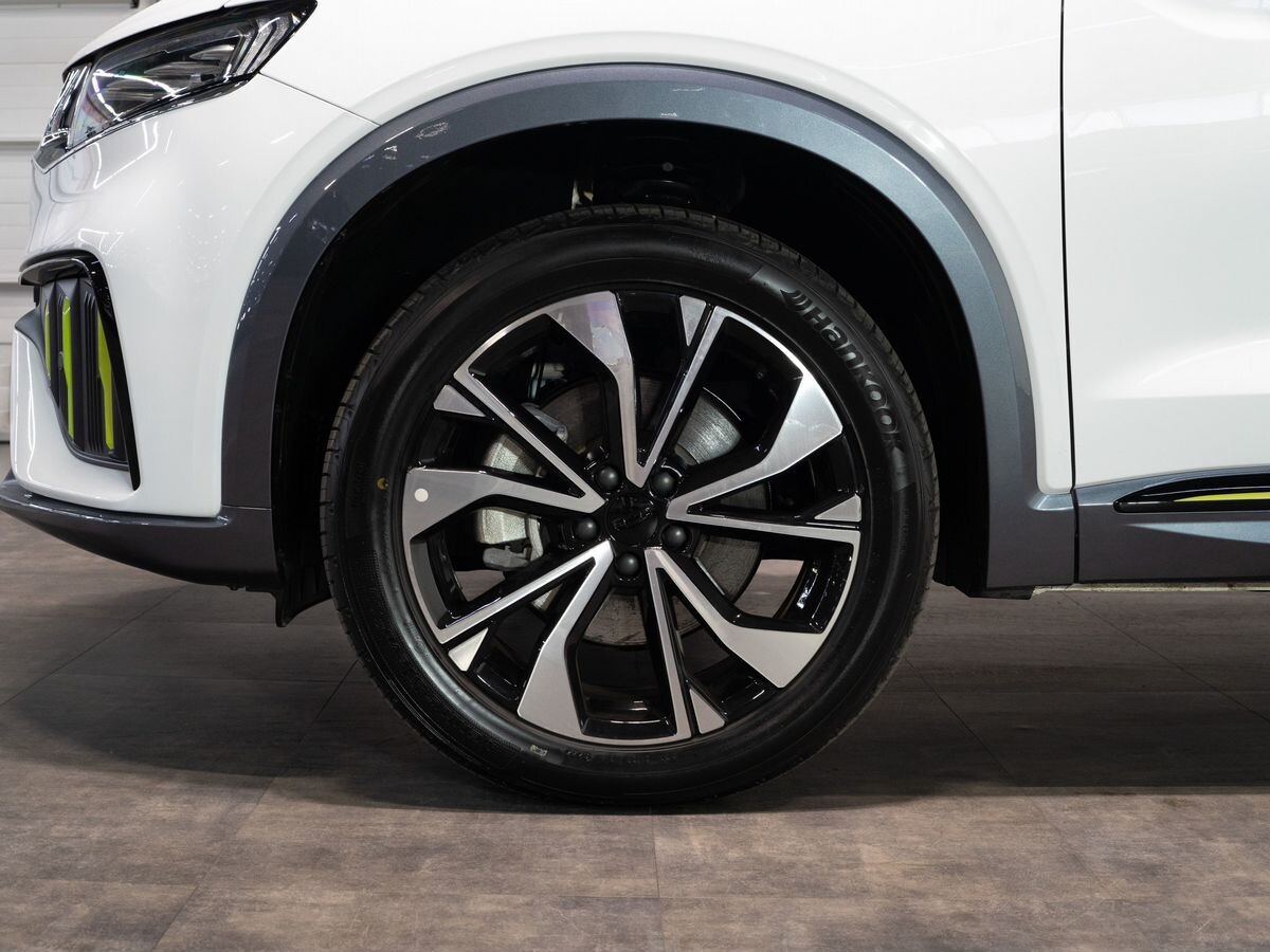 Geely Tugella 2023 - фото автомобиля