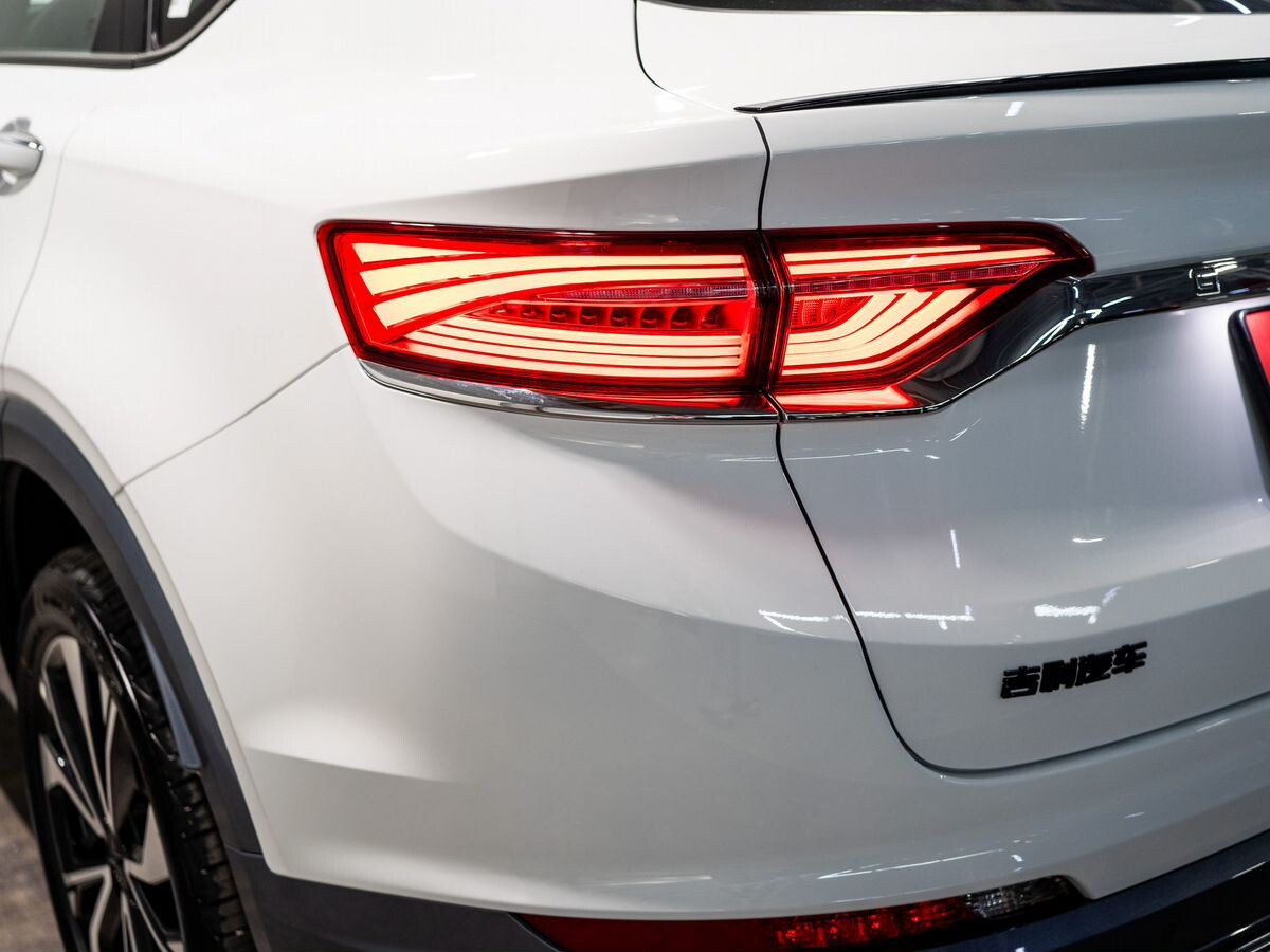 Geely Tugella 2023 - фото автомобиля