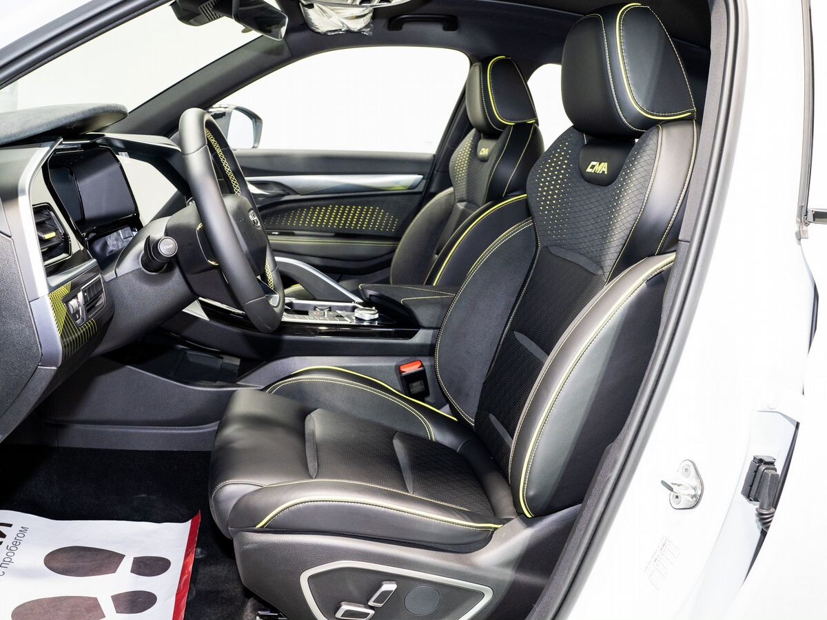 Geely Tugella 2023 - фото автомобиля
