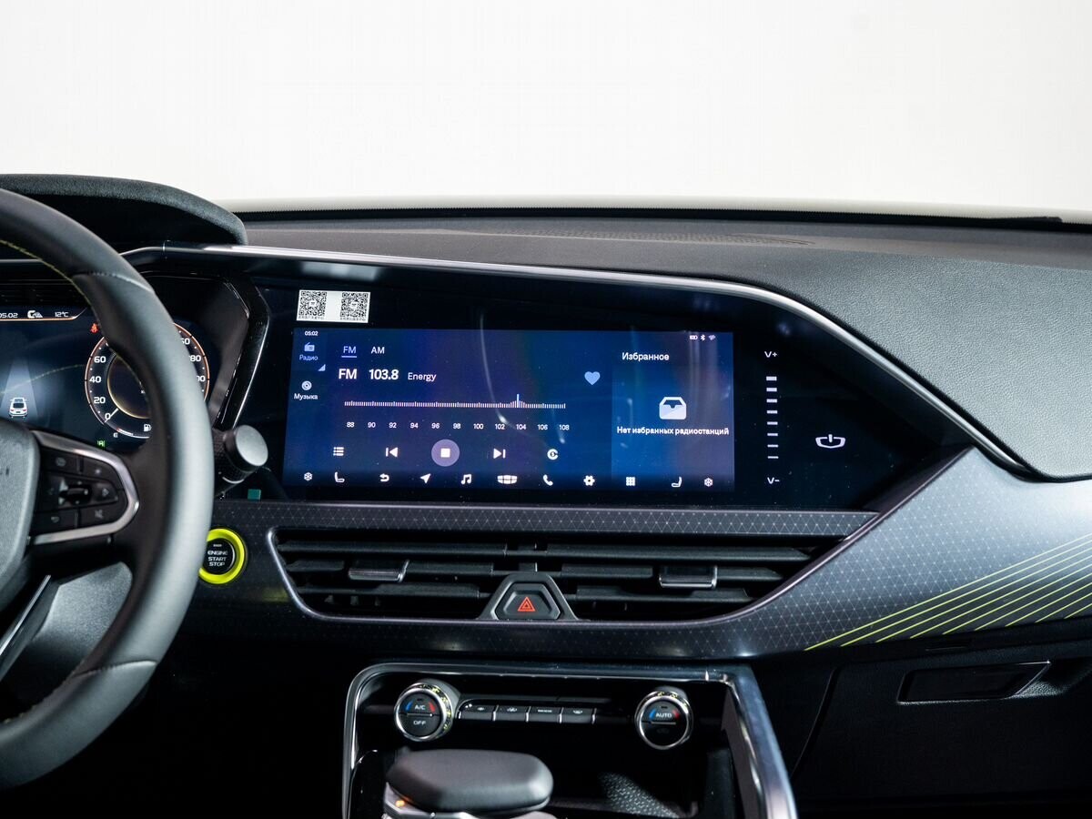 Geely Tugella 2023 - фото автомобиля