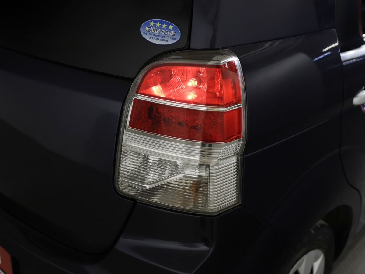 Toyota Spade 2014 - фото автомобиля