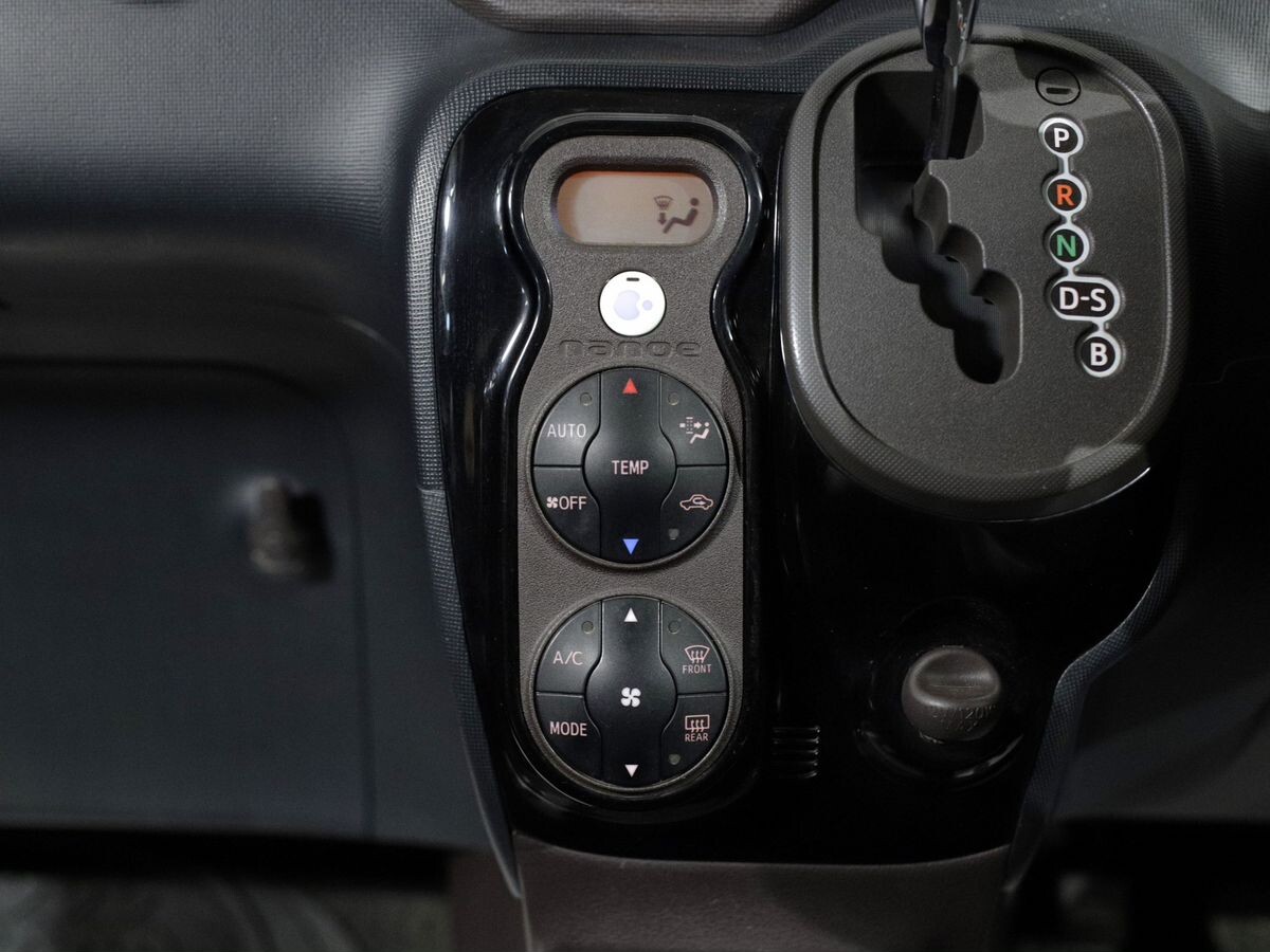 Toyota Spade 2014 - фото автомобиля