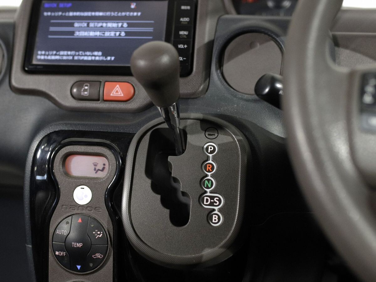 Toyota Spade 2014 - фото автомобиля