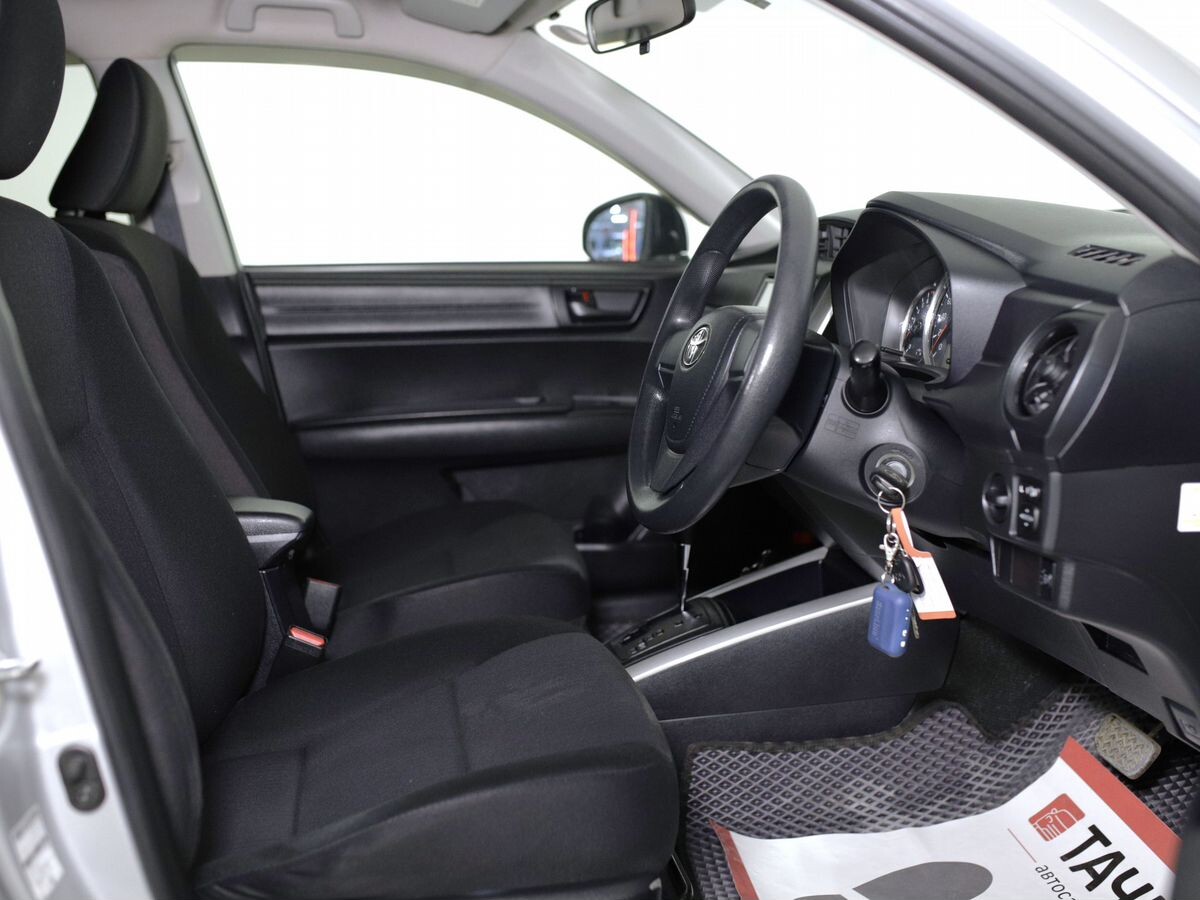Toyota Corolla Fielder 2015 - фото автомобиля