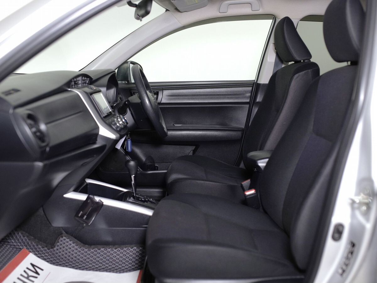 Toyota Corolla Fielder 2015 - фото автомобиля