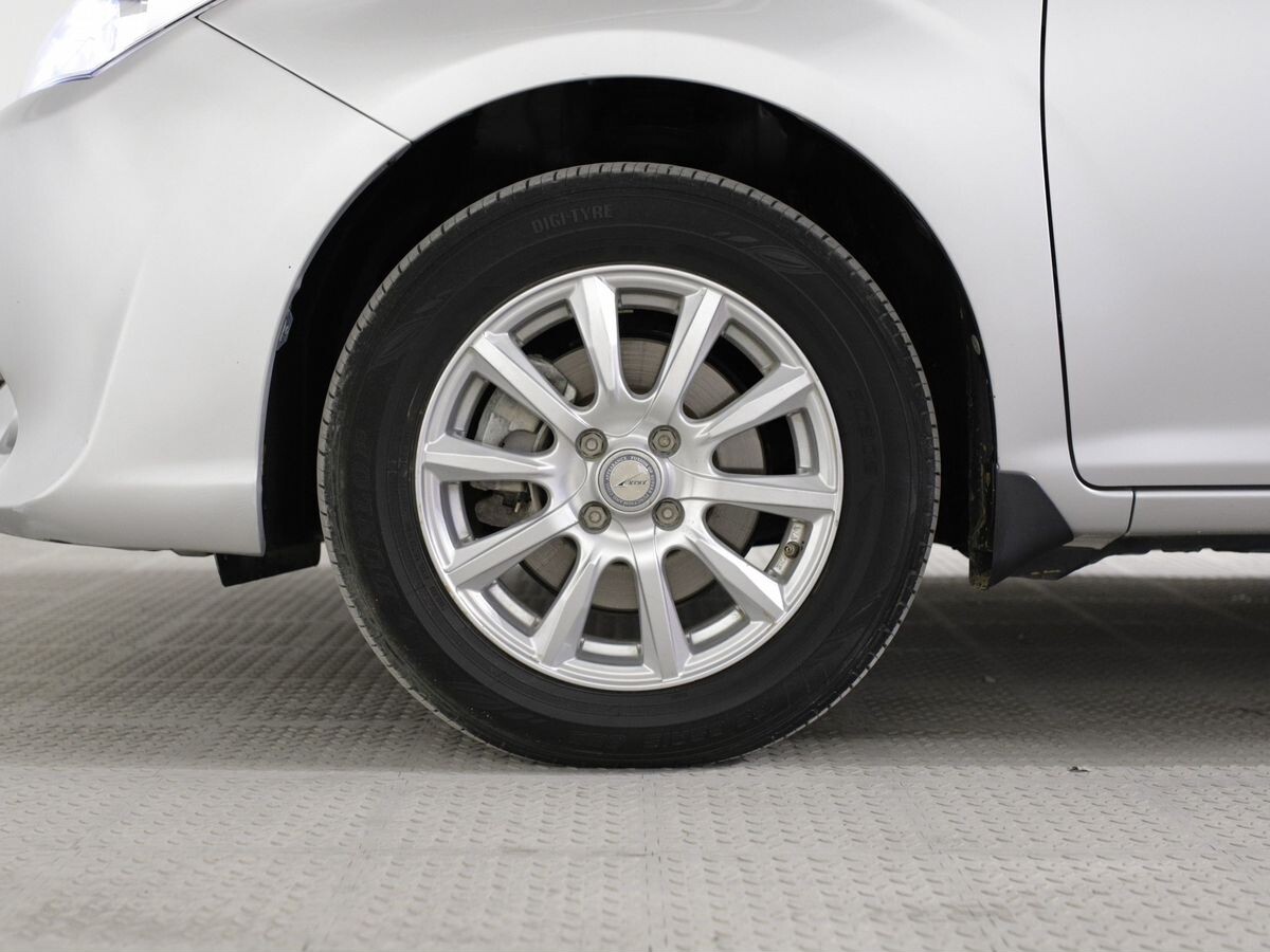 Toyota Corolla Fielder 2015 - фото автомобиля