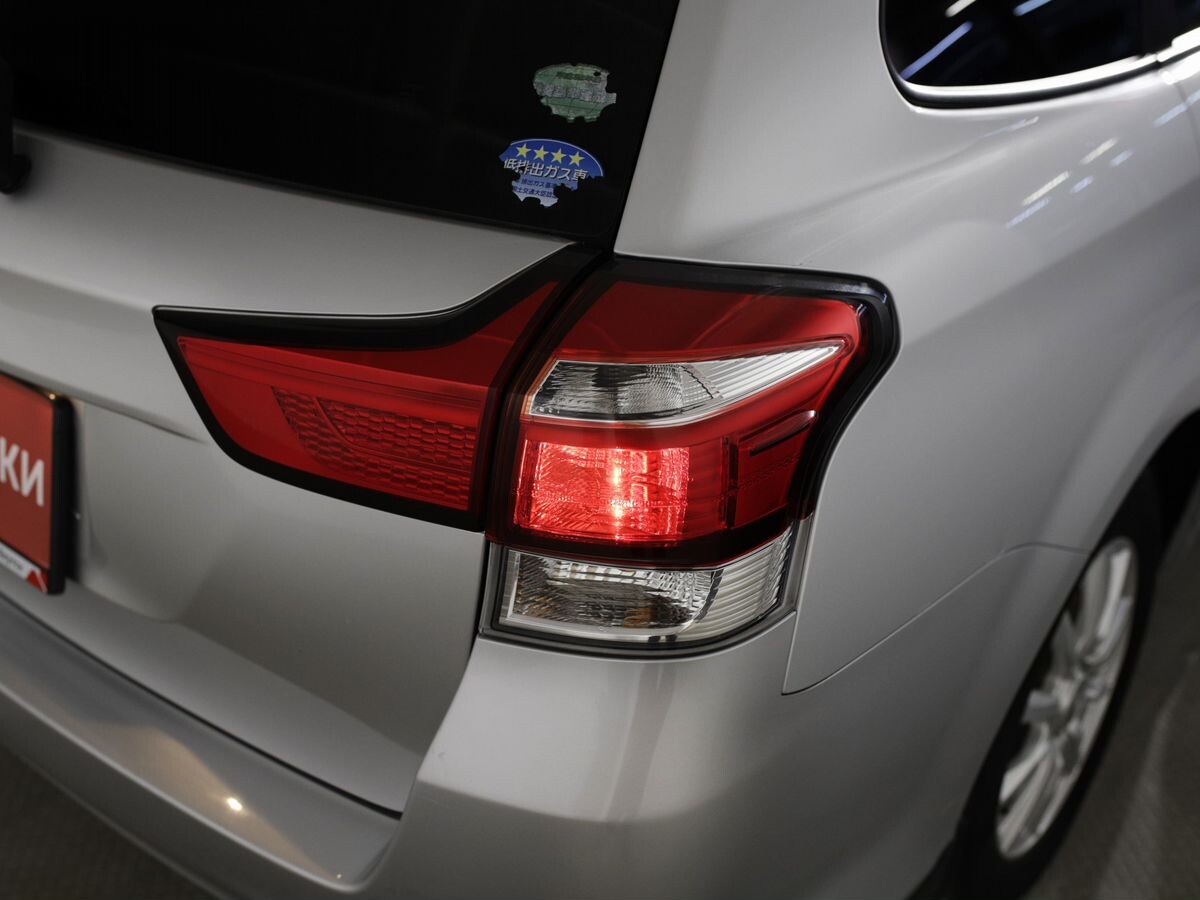 Toyota Corolla Fielder 2015 - фото автомобиля