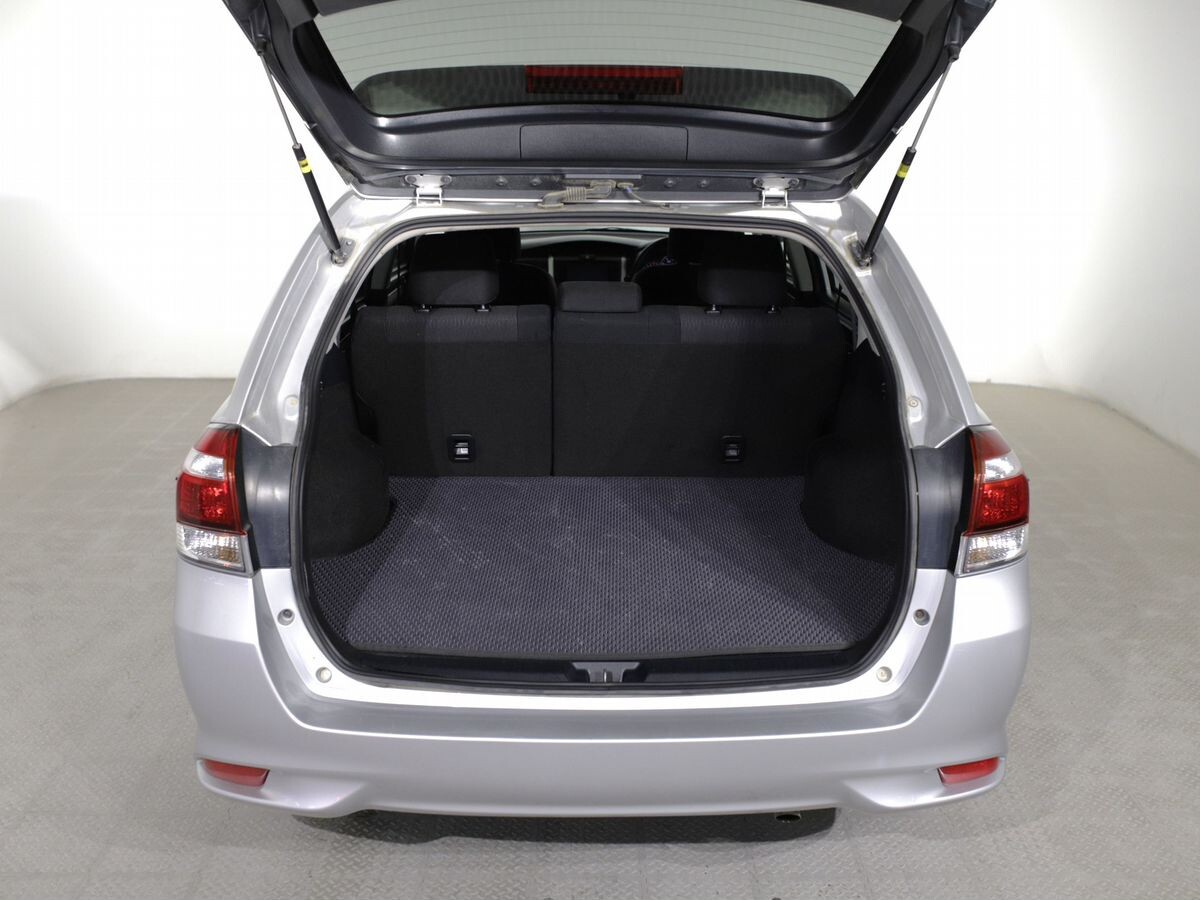 Toyota Corolla Fielder 2015 - фото автомобиля