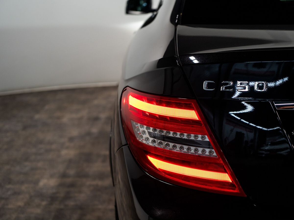 Mercedes-Benz C-Class 2011 - фото автомобиля