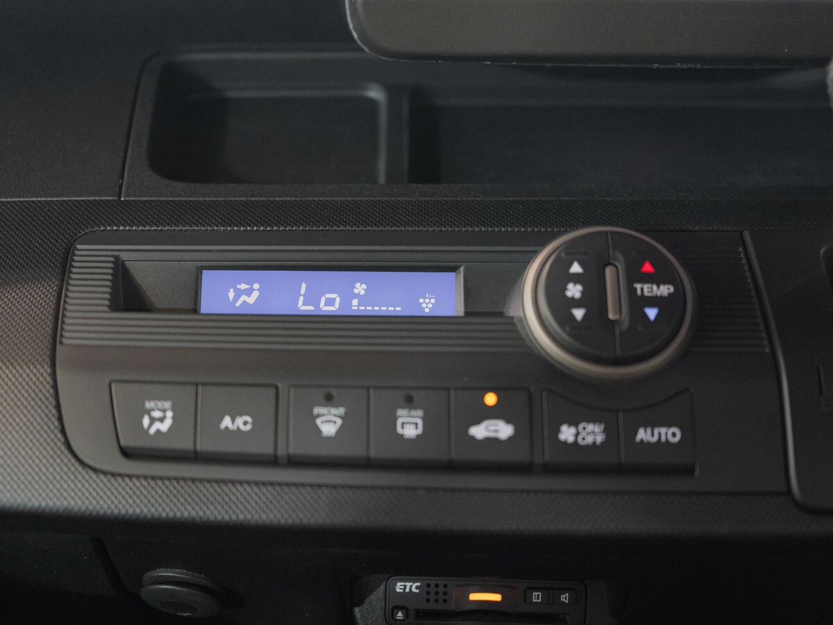 Honda Freed Spike 2016 - фото автомобиля