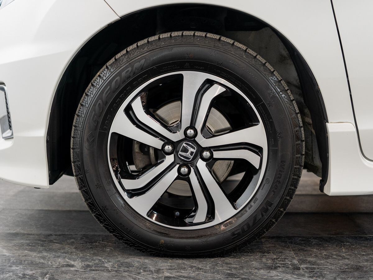 Honda Freed Spike 2016 - фото автомобиля