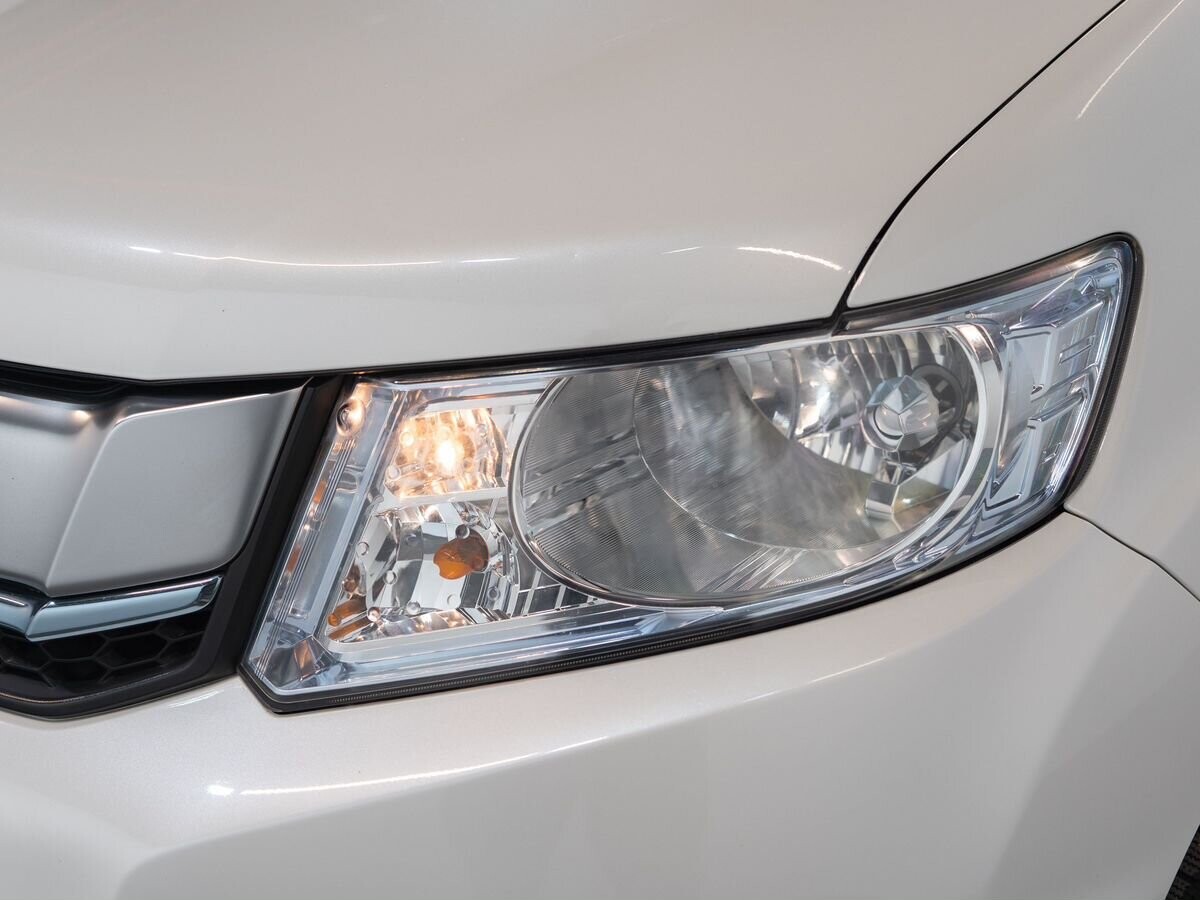 Honda Freed Spike 2016 - фото автомобиля