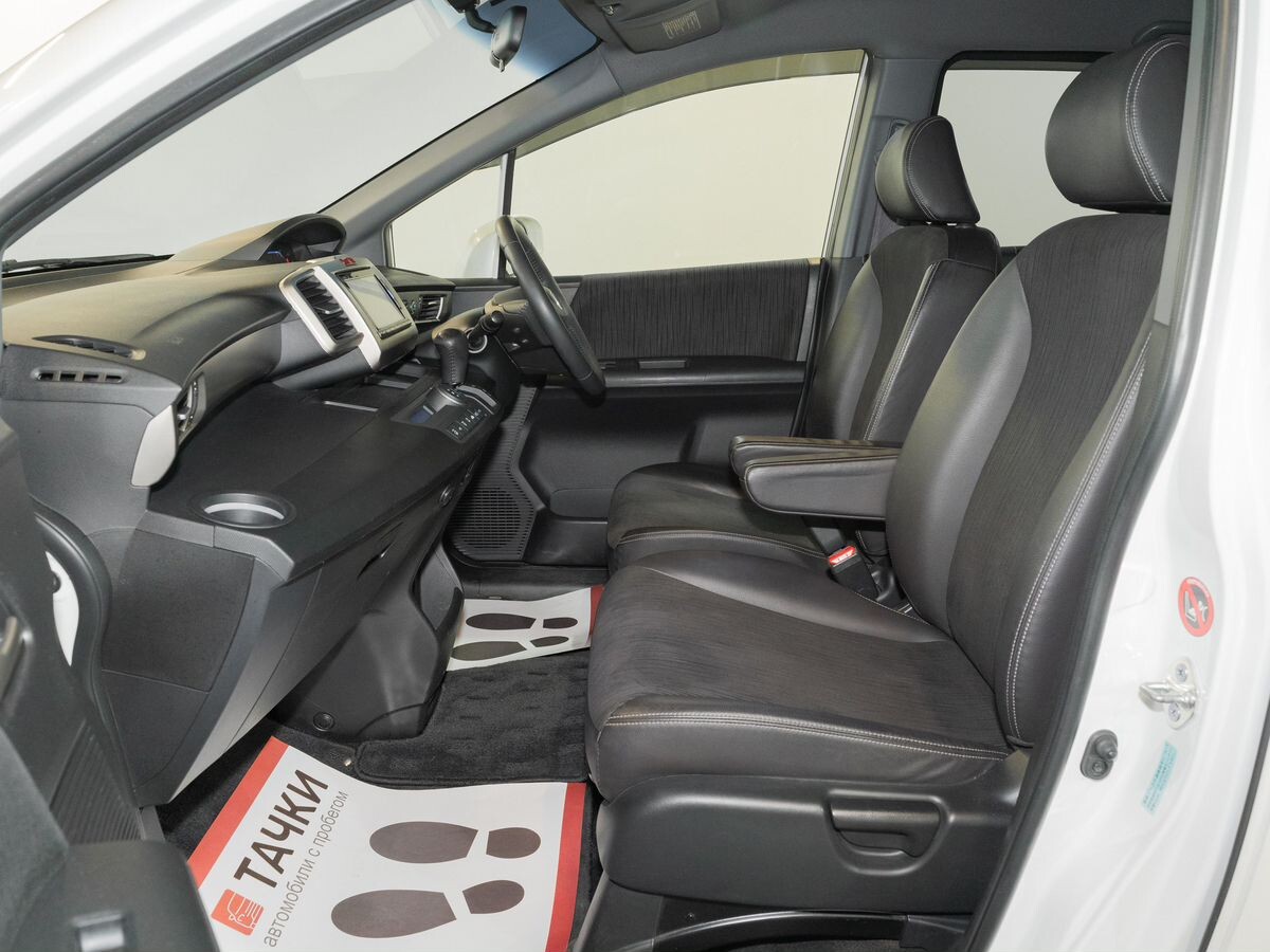 Honda Freed Spike 2016 - фото автомобиля