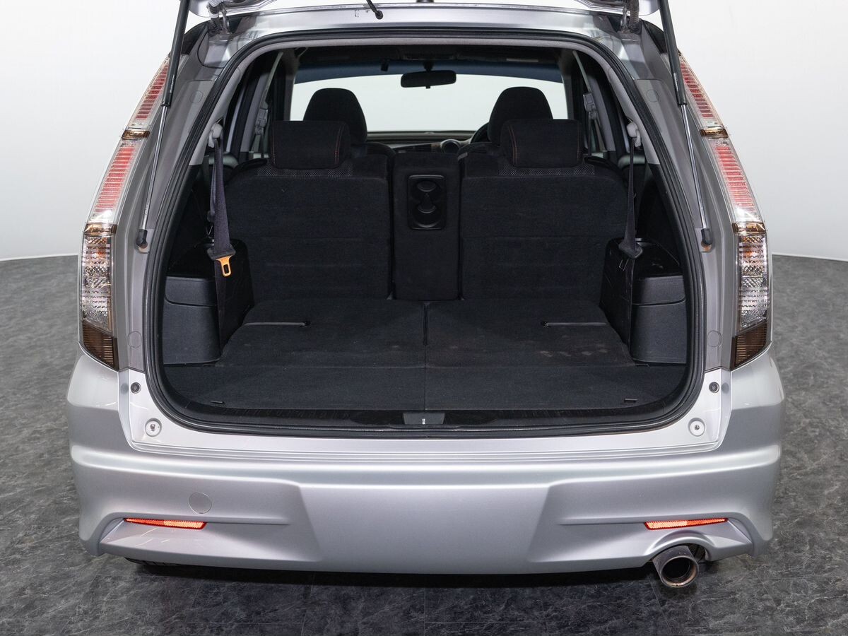 Honda Stream 2011 - фото автомобиля