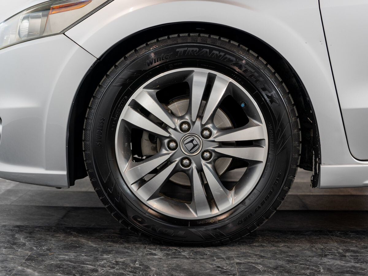 Honda Stream 2011 - фото автомобиля