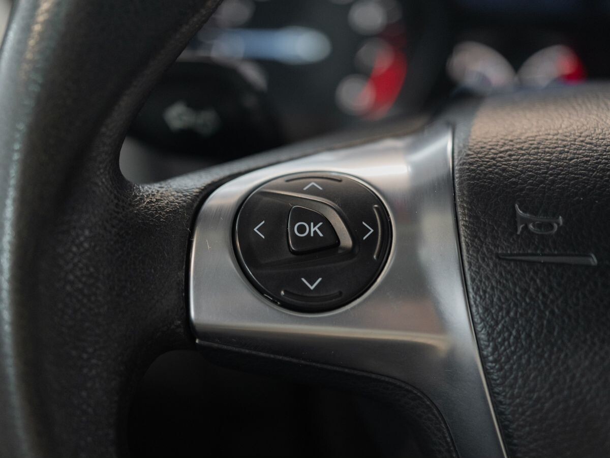Ford Focus 2013 - фото автомобиля