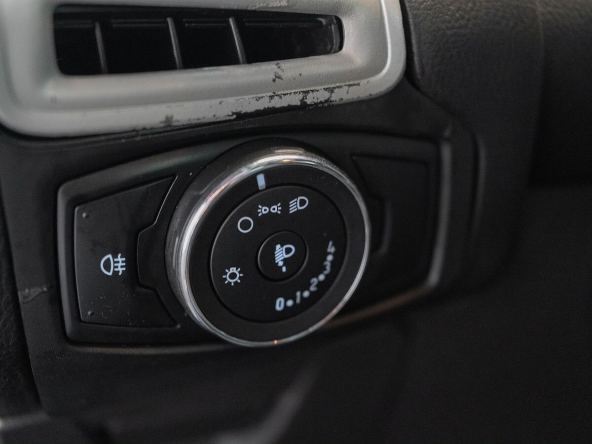 Ford Focus 2013 - фото автомобиля