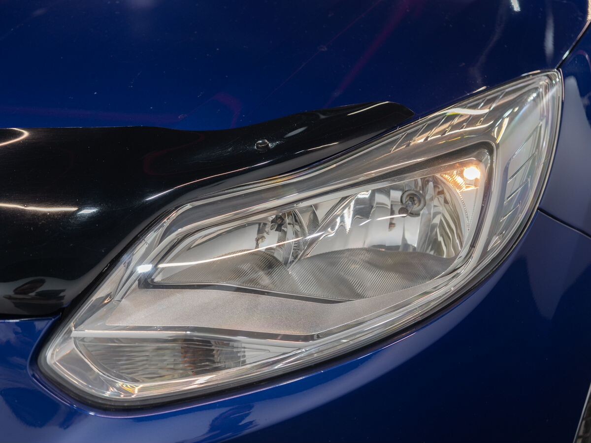 Ford Focus 2013 - фото автомобиля