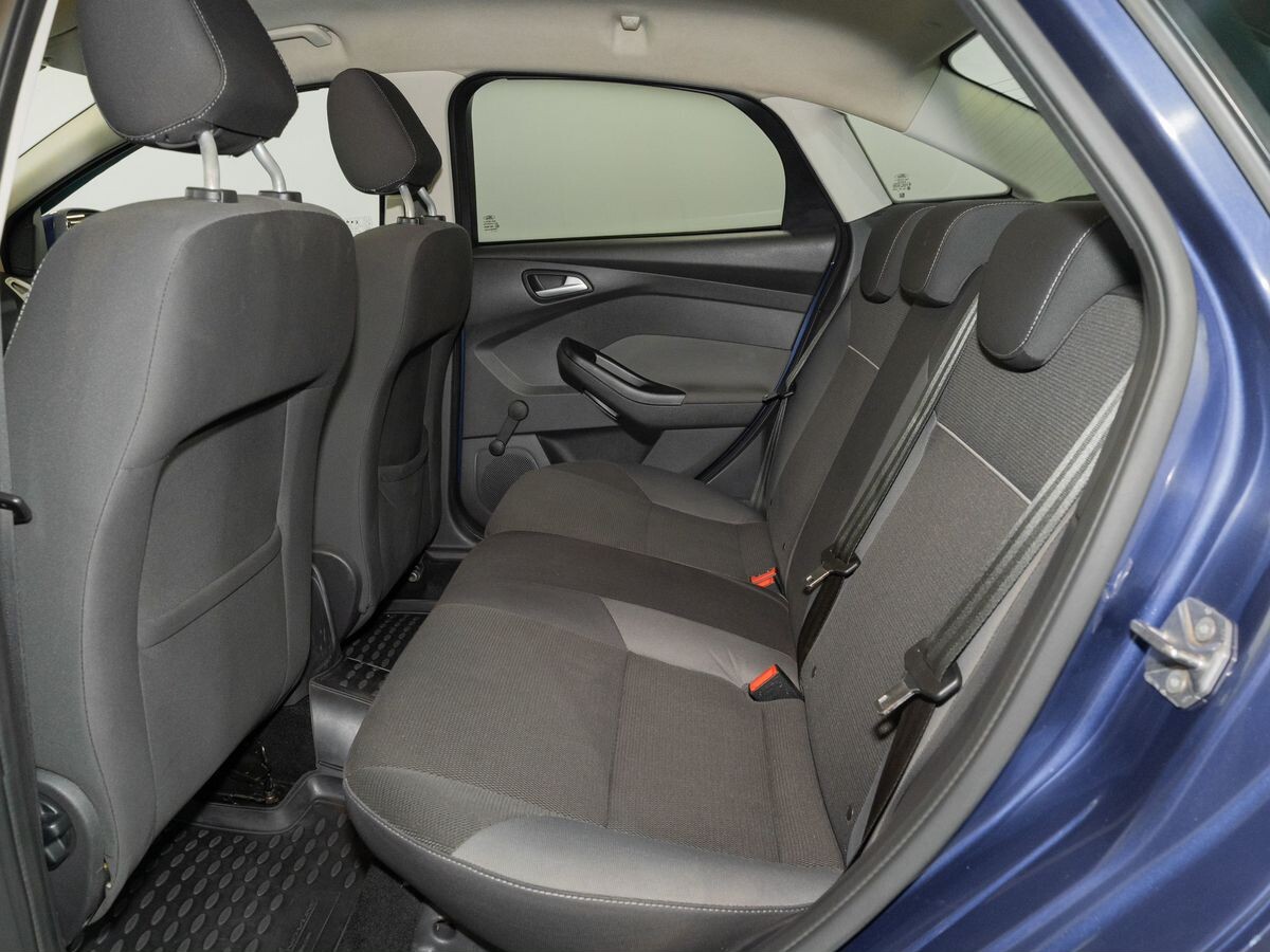 Ford Focus 2013 - фото автомобиля