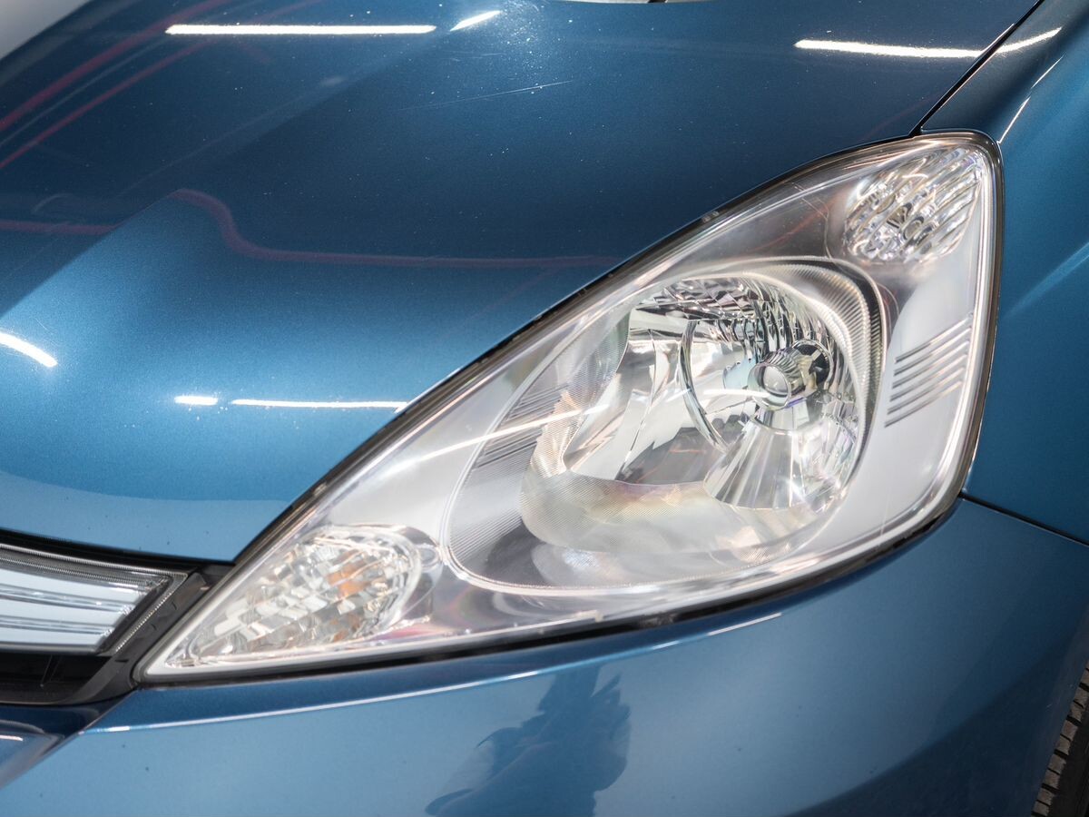 Honda Fit Shuttle 2011 - фото автомобиля