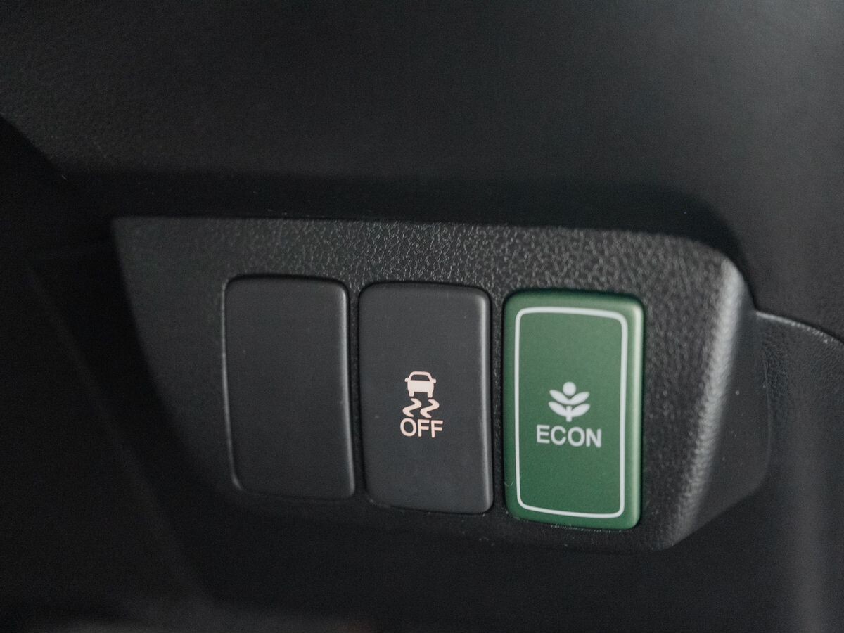 Honda Fit Shuttle 2011 - фото автомобиля