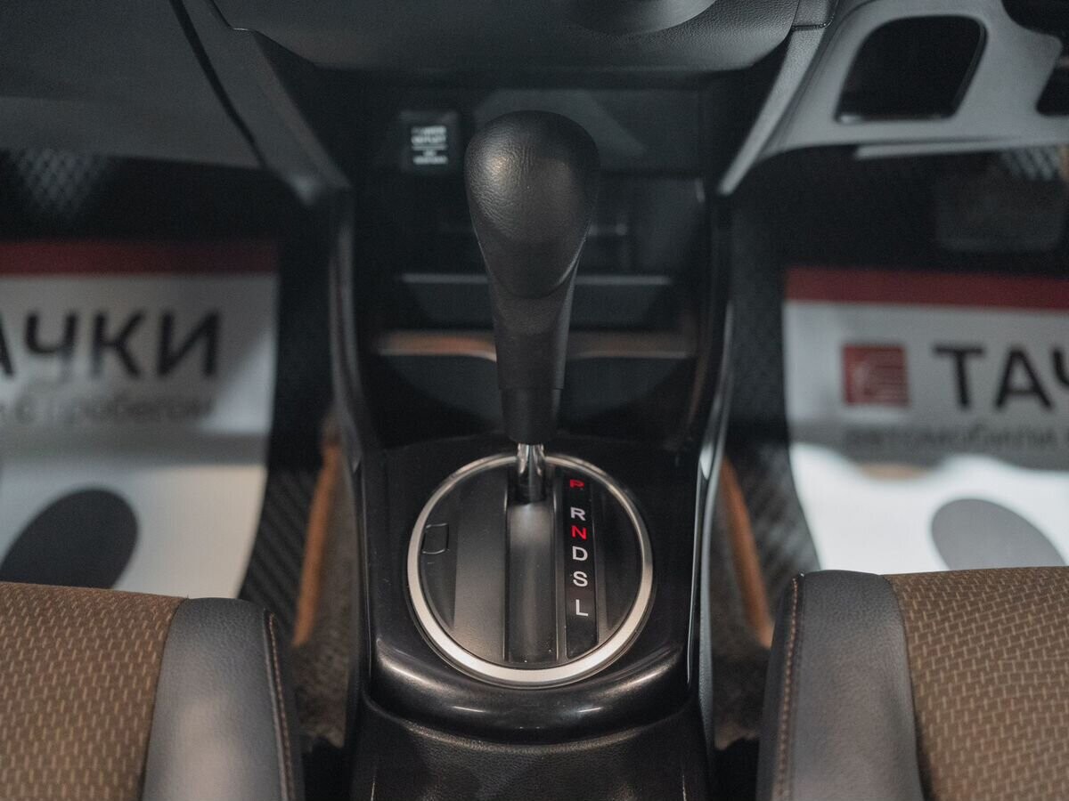 Honda Fit Shuttle 2011 - фото автомобиля