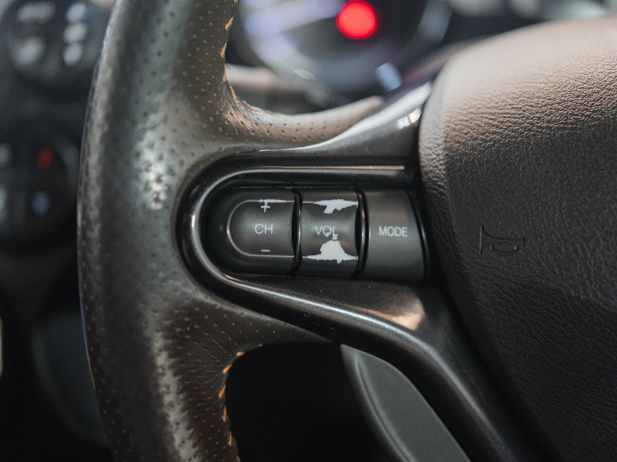 Honda Fit Shuttle 2011 - фото автомобиля