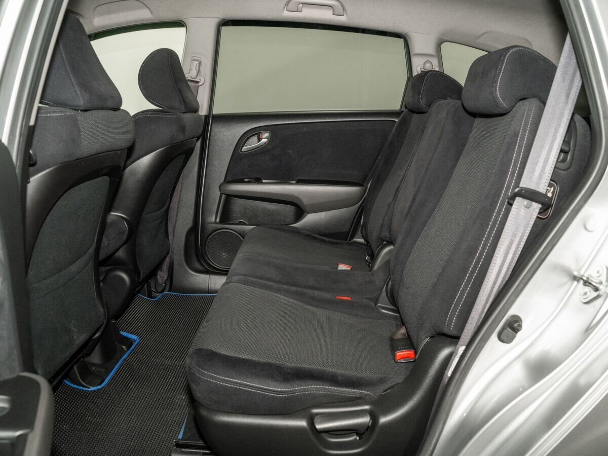 Honda Stream 2009 - фото автомобиля
